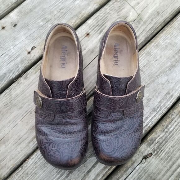 Alegria Joleen Molasses Brown Floral Tooled Professional Shoe Clogs 41 - Picture 2 of 8